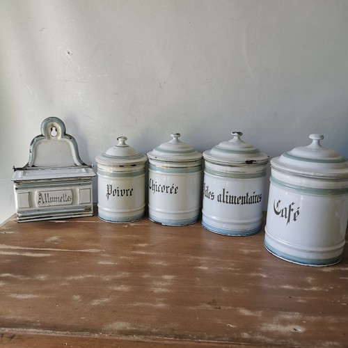 Anciens pots épices - À,